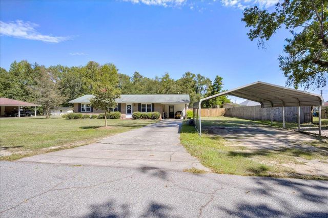 102 Peachtree Street, Wrens, GA 30833