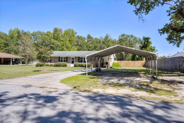 102 Peachtree Street, Wrens, GA 30833