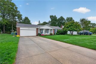467 Green Meadow Drive, Tallmadge, OH 44278