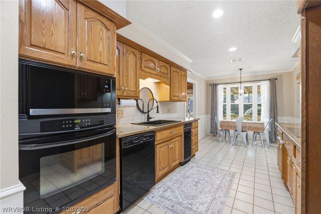 3208 Royal Scots Way, Fort Smith, AR 72908