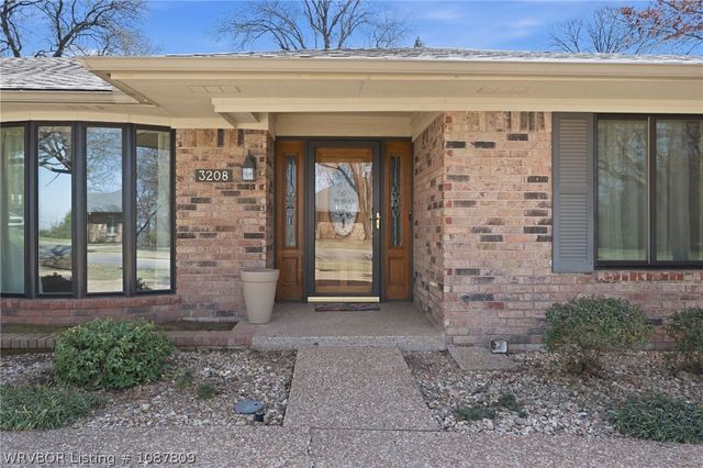 3208 Royal Scots Way, Fort Smith, AR 72908
