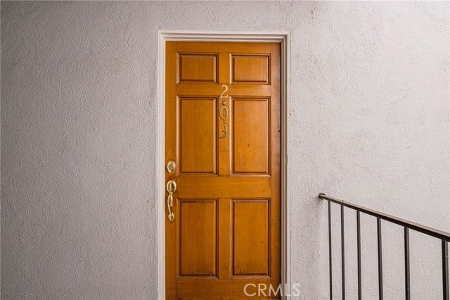 18645 Hatteras Street 203, Tarzana (los Angeles), CA 91356