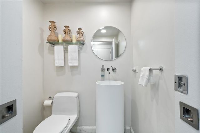 161 E Chicago Avenue 24-02, Chicago, IL 60611