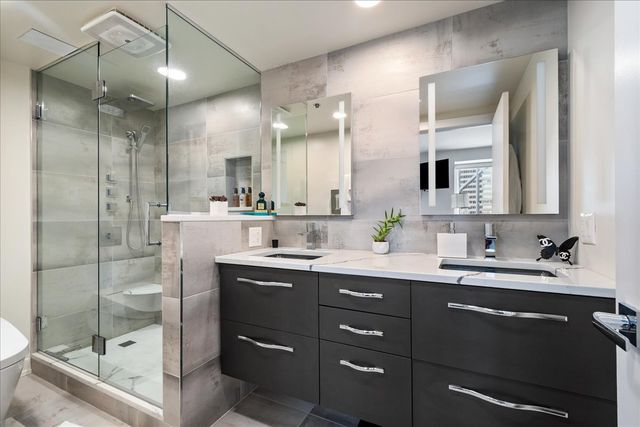 161 E Chicago Avenue 24-02, Chicago, IL 60611