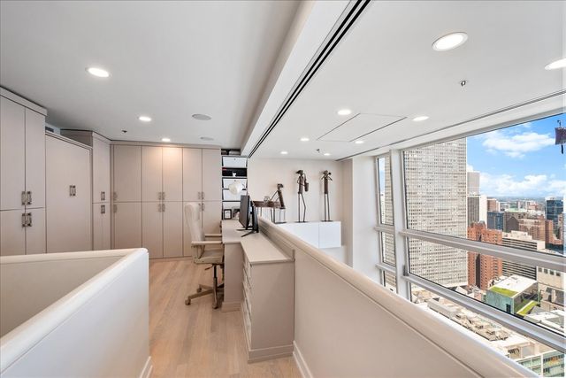 161 E Chicago Avenue 24-02, Chicago, IL 60611