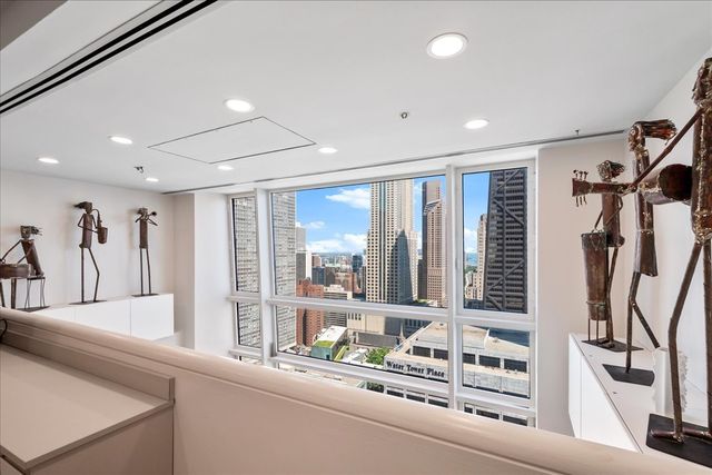 161 E Chicago Avenue 24-02, Chicago, IL 60611