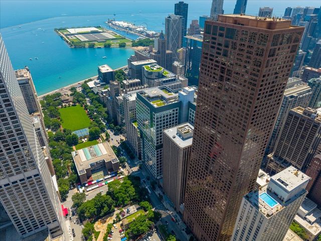 161 E Chicago Avenue 24-02, Chicago, IL 60611