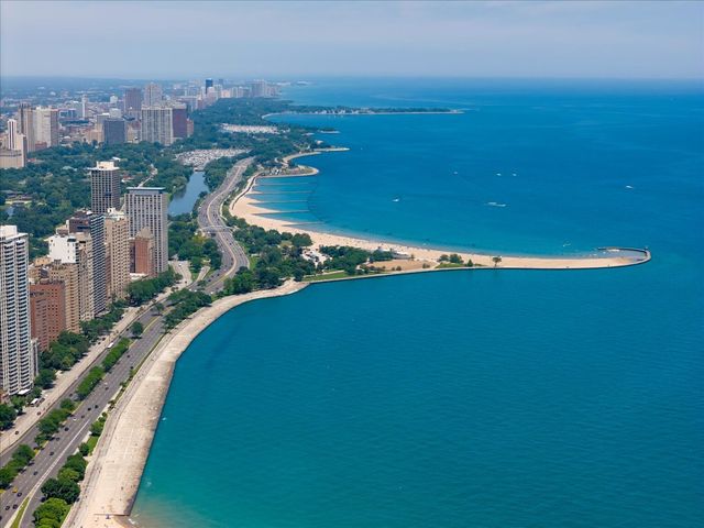 161 E Chicago Avenue 24-02, Chicago, IL 60611