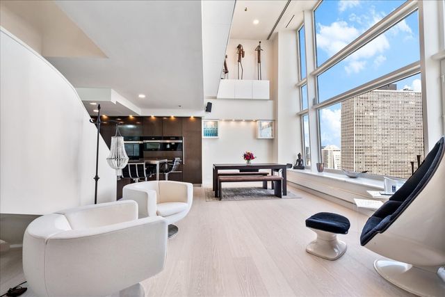 161 E Chicago Avenue 24-02, Chicago, IL 60611