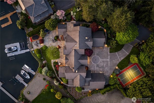 3607 E Lake Sammamish Shore Lane NE, Sammamish, WA 98074