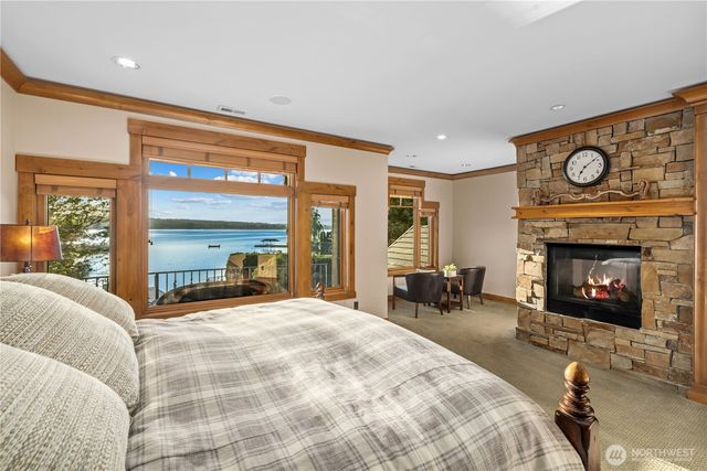 3607 E Lake Sammamish Shore Lane NE, Sammamish, WA 98074