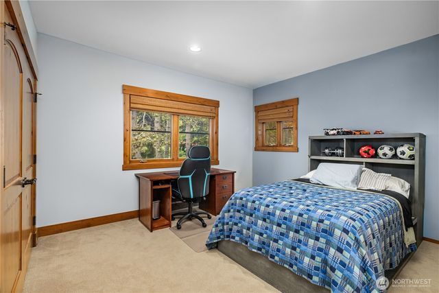 3607 E Lake Sammamish Shore Lane NE, Sammamish, WA 98074