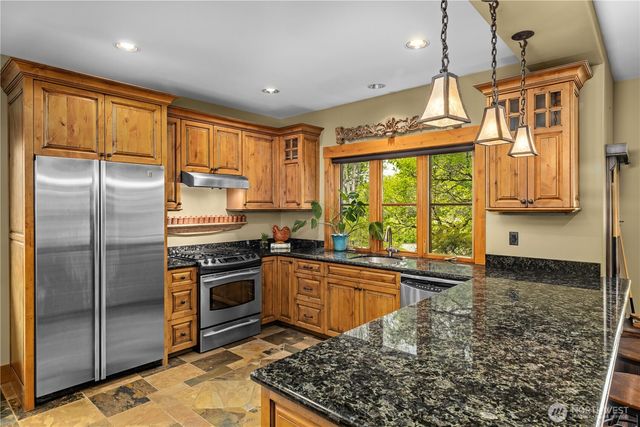 3607 E Lake Sammamish Shore Lane NE, Sammamish, WA 98074