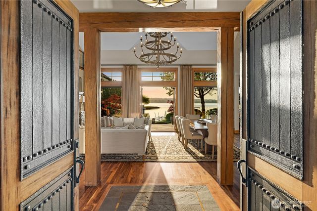 3607 E Lake Sammamish Shore Lane NE, Sammamish, WA 98074
