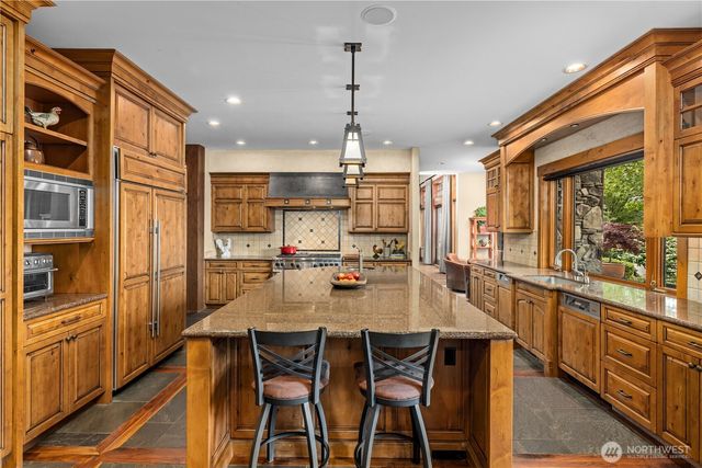 3607 E Lake Sammamish Shore Lane NE, Sammamish, WA 98074