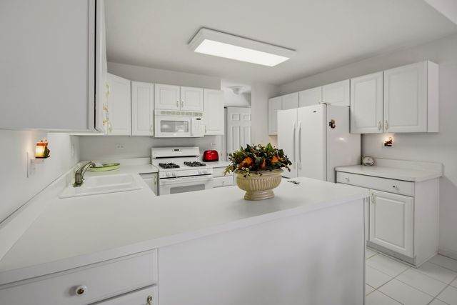 205 Faith Court, Bloomingdale, IL 60108