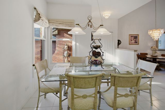 205 Faith Court, Bloomingdale, IL 60108