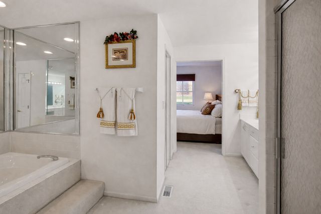 205 Faith Court, Bloomingdale, IL 60108