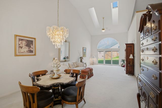 205 Faith Court, Bloomingdale, IL 60108