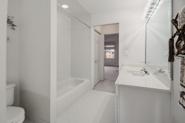 205 Faith Court, Bloomingdale, IL 60108