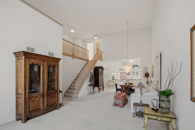 205 Faith Court, Bloomingdale, IL 60108