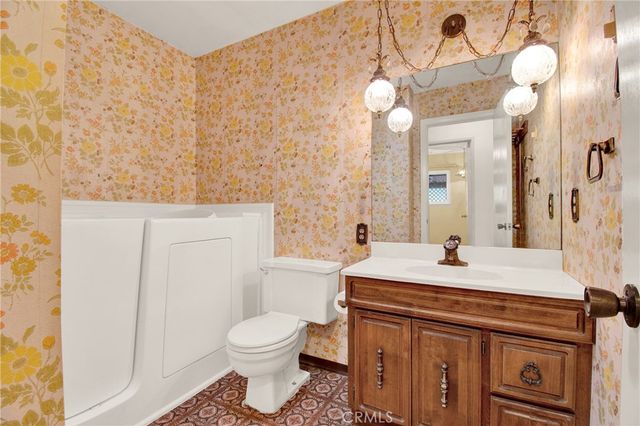 644 Moonstone Court, Upland, CA 91786