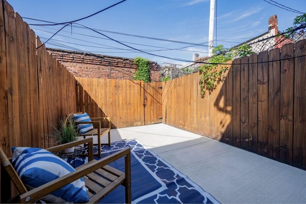 Image 13 of property listing at 6 RANDALL ST, Baltimore, MD 21230