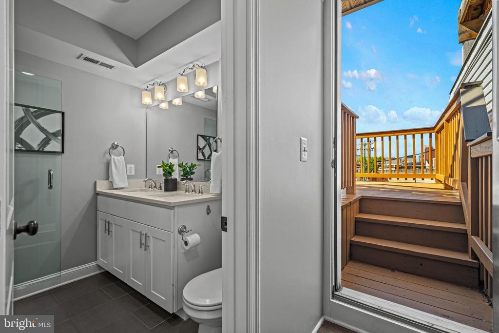 Image 24 of property listing at 6 RANDALL ST, Baltimore, MD 21230
