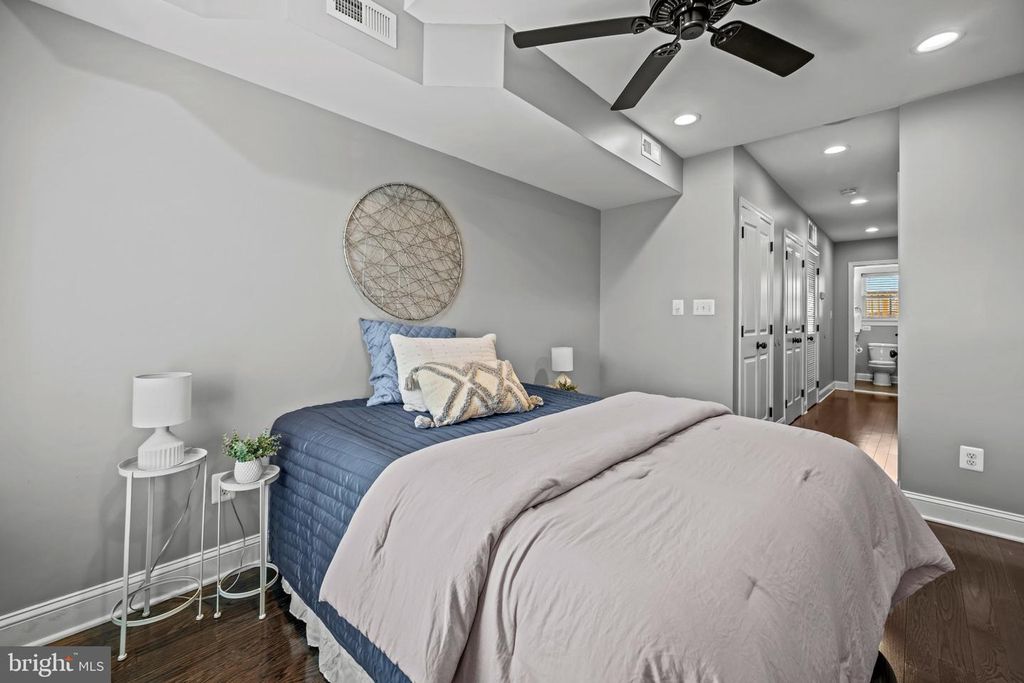 Image 29 of property listing at 6 RANDALL ST, Baltimore, MD 21230