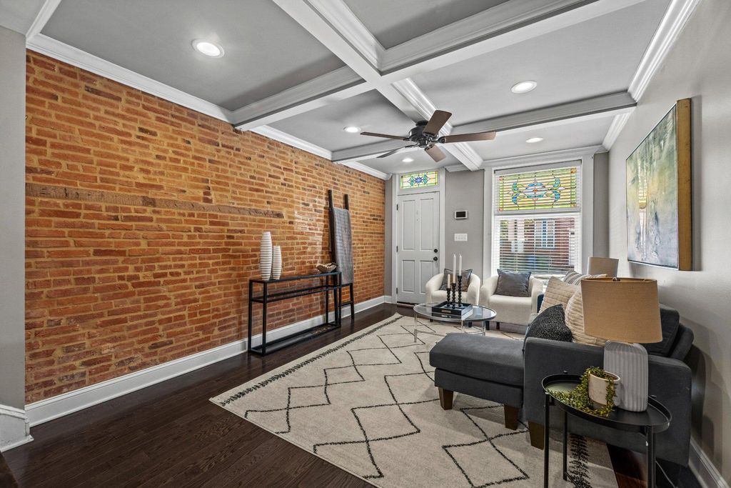 Image 4 of property listing at 6 RANDALL ST, Baltimore, MD 21230