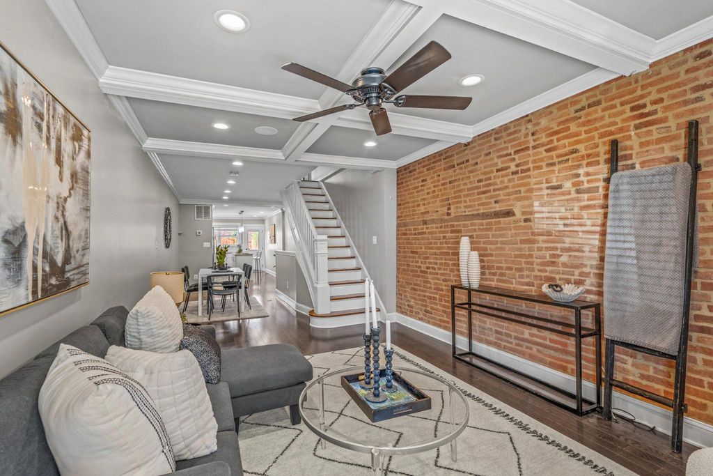 Image 5 of property listing at 6 RANDALL ST, Baltimore, MD 21230