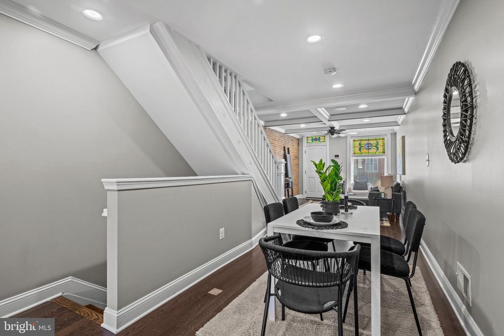Image 7 of property listing at 6 RANDALL ST, Baltimore, MD 21230