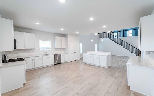 101 Copper Lily DR, Liberty Hill, TX 78642