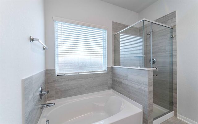 101 Copper Lily DR, Liberty Hill, TX 78642