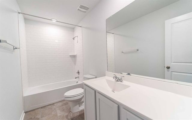 101 Copper Lily DR, Liberty Hill, TX 78642