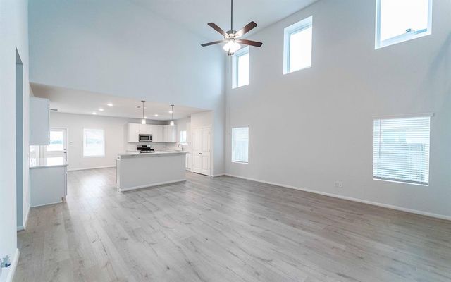 101 Copper Lily DR, Liberty Hill, TX 78642