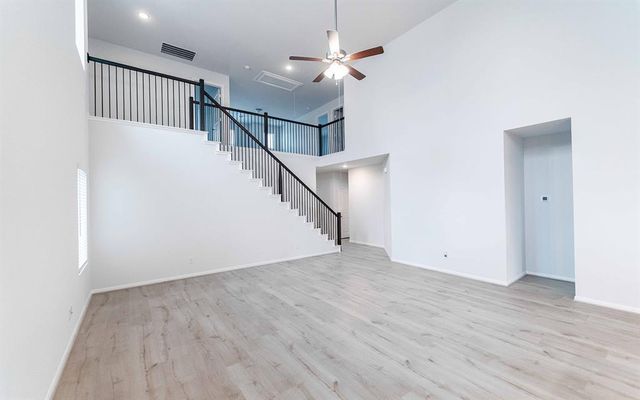 101 Copper Lily DR, Liberty Hill, TX 78642