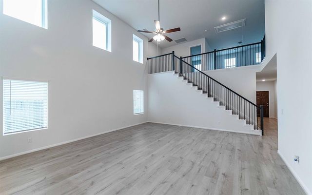 101 Copper Lily DR, Liberty Hill, TX 78642