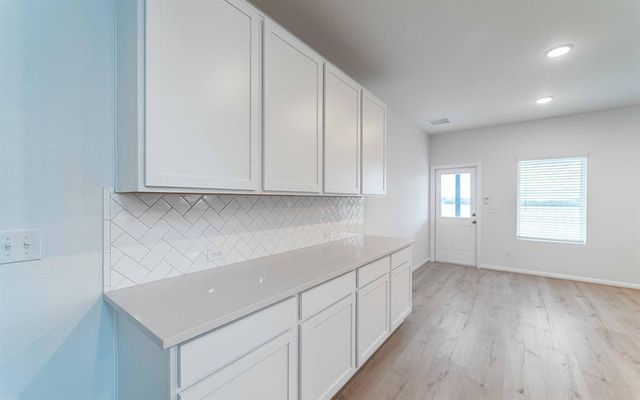 101 Copper Lily DR, Liberty Hill, TX 78642