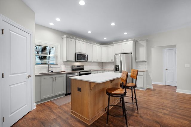 218 Oak Wood Lane, Ellijay, GA 30540