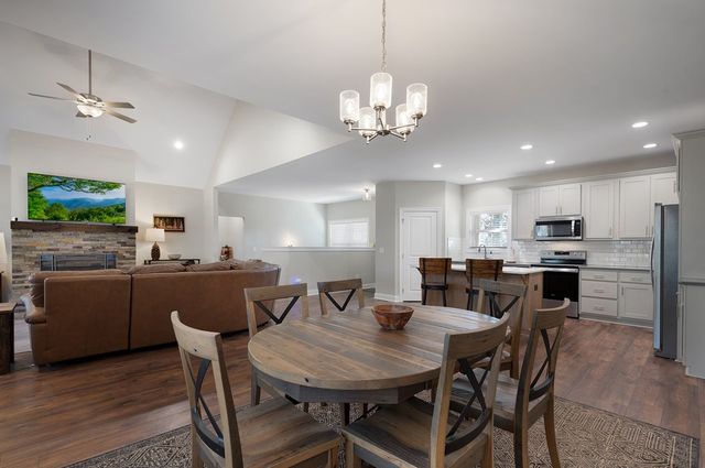 218 Oak Wood Lane, Ellijay, GA 30540