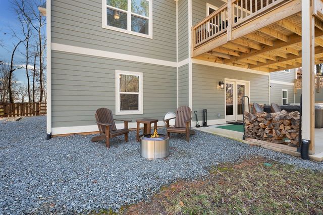 218 Oak Wood Lane, Ellijay, GA 30540