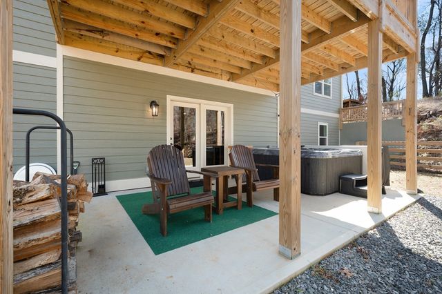 218 Oak Wood Lane, Ellijay, GA 30540