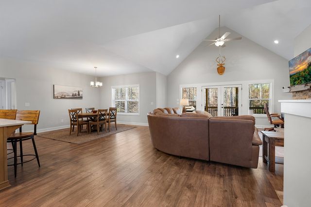 218 Oak Wood Lane, Ellijay, GA 30540