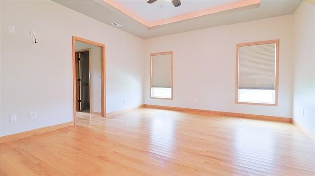 1074 NE 121st Road, Warrensburg, MO 64093