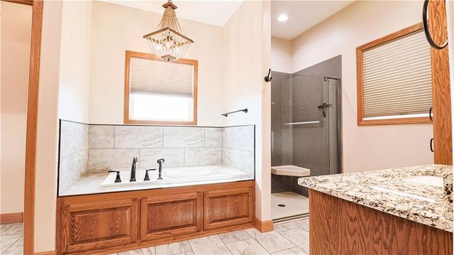 1074 NE 121st Road, Warrensburg, MO 64093