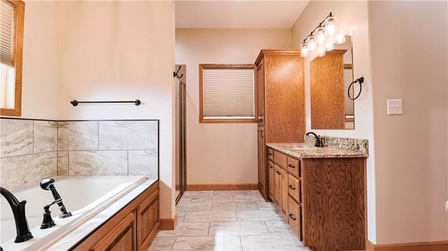 1074 NE 121st Road, Warrensburg, MO 64093