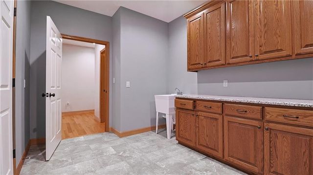 1074 NE 121st Road, Warrensburg, MO 64093