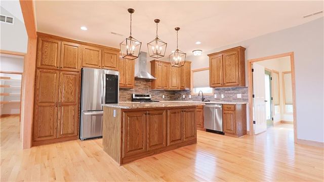 1074 NE 121st Road, Warrensburg, MO 64093