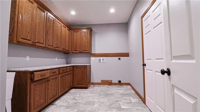 1074 NE 121st Road, Warrensburg, MO 64093